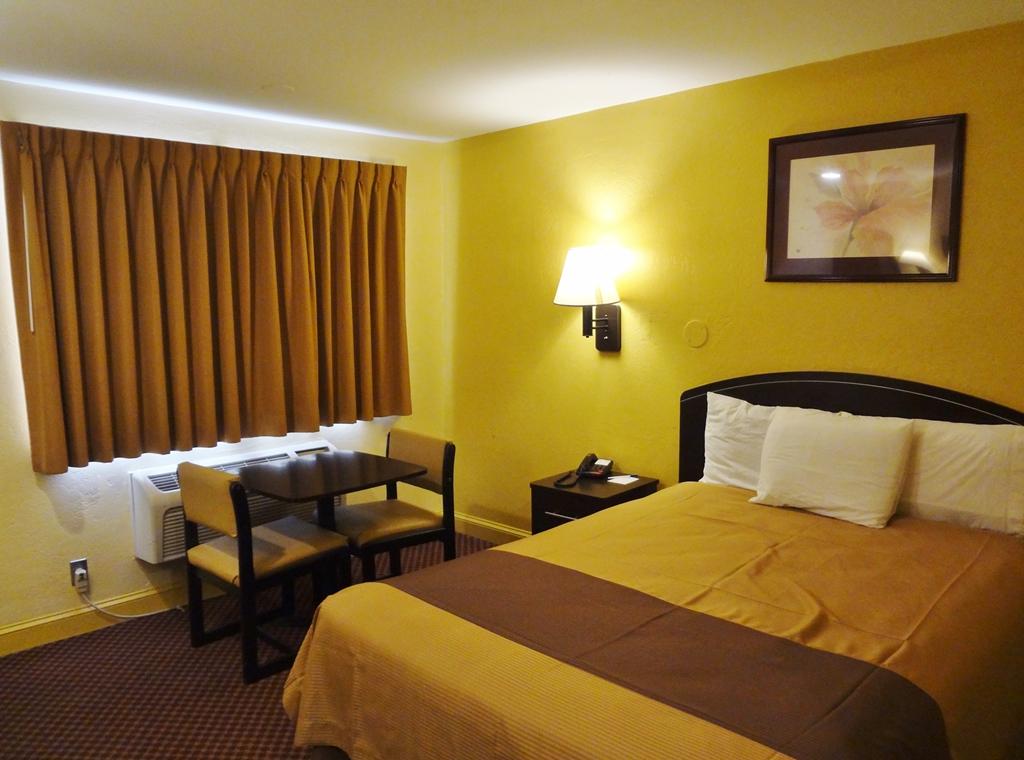 Americas Best Value Inn - Голдсборо Номер фото