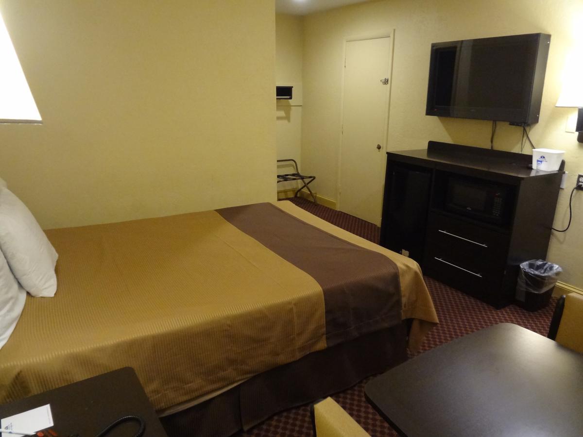 Americas Best Value Inn - Голдсборо Екстер'єр фото