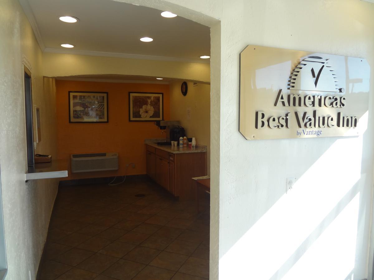 Americas Best Value Inn - Голдсборо Екстер'єр фото
