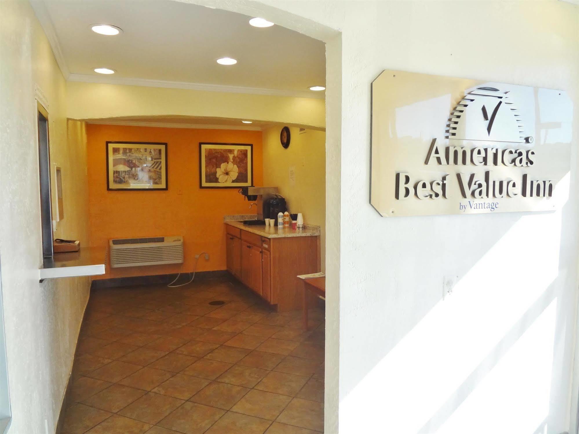 Americas Best Value Inn - Голдсборо Екстер'єр фото