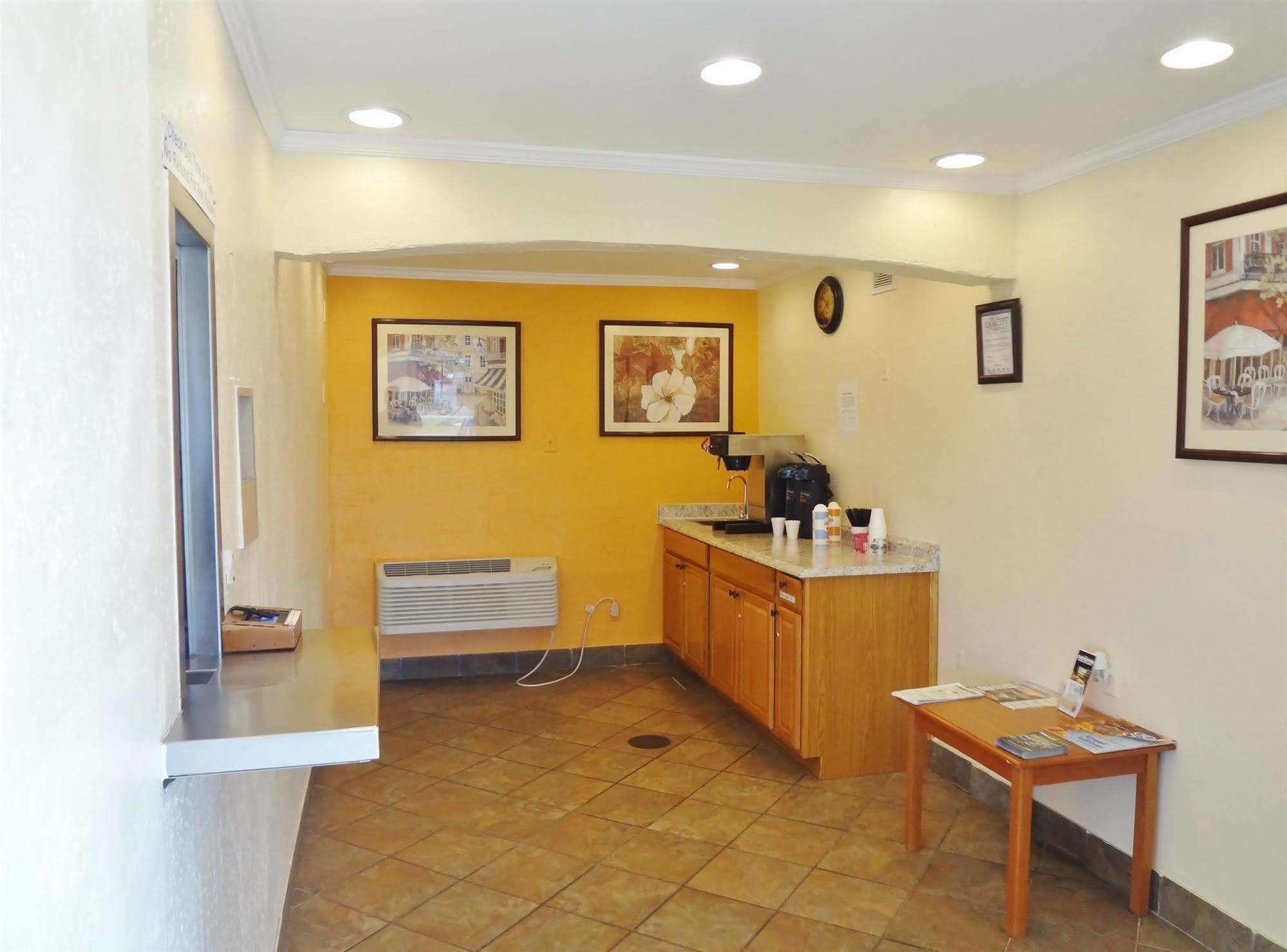 Americas Best Value Inn - Голдсборо Екстер'єр фото